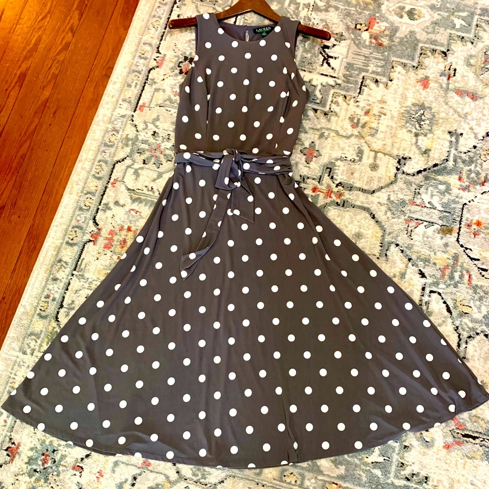 Lauren Ralph Lauren Matte Jersey Dress with belt in Grey w/ White dots Size 6